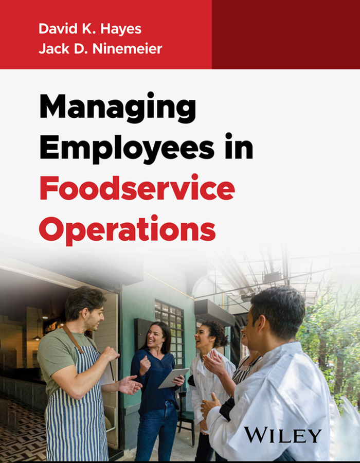 Managing Employees in Foodservice Operations 封面